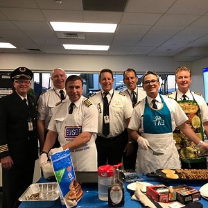 Thank you to the Delta employees who've stepped up to help the TSA and ATC members of our airport family. From giving care packages to serving food, you're bringing the world closer together. | Delta Air Lines