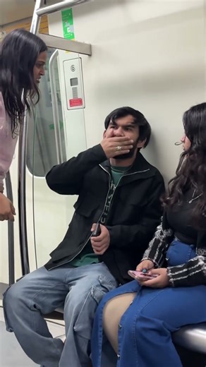 पिट बा देती हैं लड़की ❤️🥰 #bollywood #song #love #movie #hindisong #funny #freestyle #songcomedy