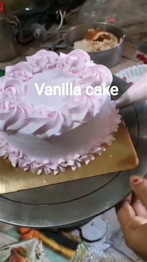 simple vanilla cake decoration#shorts#vanillacake #cake design#Sakshi baker