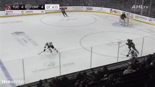 SAMMY WALKER GOAL TO WIN 0:51 in OT, Goal by Sammy Walker - Roadrunners win it | Tucson Roadrunners