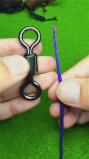 Fishing Line🐟🎣 on Instagram: "How to tie the uni knot? What’s your favorite fishing knot? Paano itali ang uni knot. ano ang paborito mong 🎣🎣🎣🐟 #fishing #fishingknots #usafishing #floridacommunity #fishingtips"