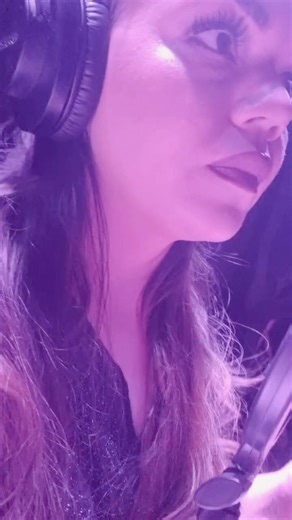 Hoops n headset - the pain #singing #studio #breakupsong #newmusic