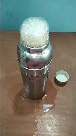 बिना केमिकल बिना मेहनत Thermos व Flask के पीले दाग और बदबू को खतम करें/How To Clean Thermos /Tips