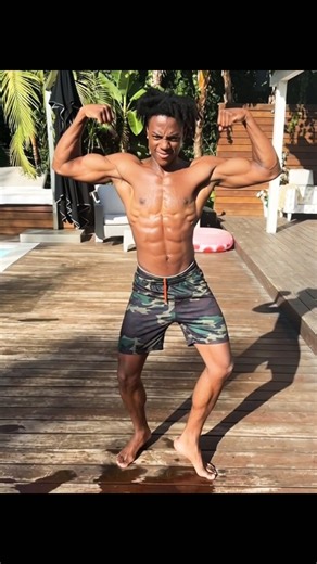 IShowSpeed Shows Off His “MUSCLES” to Subscribers & Everyone DIES Laughing! 😭💪 (He’s Serious)