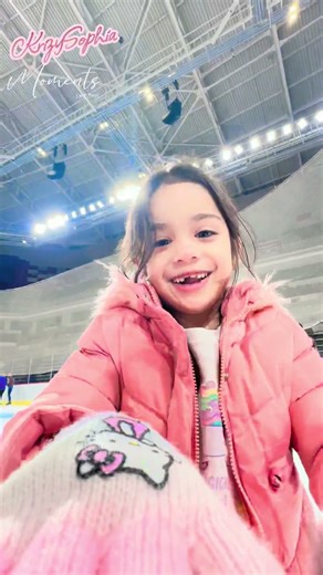 Affordable Ice Skating in Qatar! For only 45qr❄️ its our first time really I feel🔥🤣