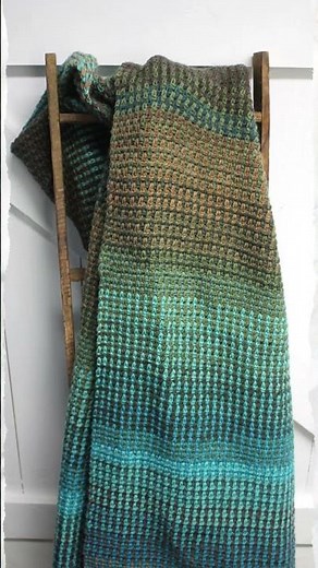 Make Mandala Yarn Blanket Free Woodland Linen Stitch Crochet Pattern #crochet #crochetpattern