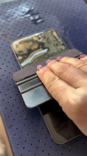 how to install a screen protector on a cellphone #shortvideo