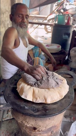 Amazing Roti Making Skills | Street Food Master at Work #shotrs #roti #indianfood #viral #foodievai