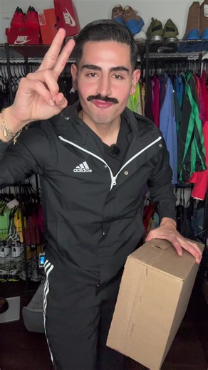 Unboxing the adidas Superstar II Sneakers