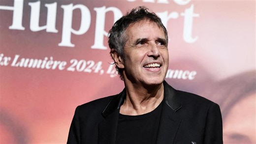 Julien Clerc : rare apparition de son petit-fils Antoine, l’air de famille est indéniable !