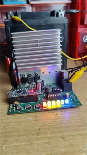 Solar Battery Charger #kiyanislab #jlcpcb #batterycharger #diyproject