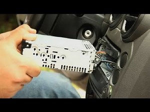 Cómo conectar un estéreo en tu automóvil : Aprende a reparar tu automóvil