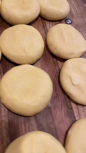 Mákos Beigli 🖤✨ #beigli #karacsonyikeszulodes #karacsony #cukraszda #vegvaricukraszda #christmas #christmastiktok #christmascoming #tiktok #foryou #fyp