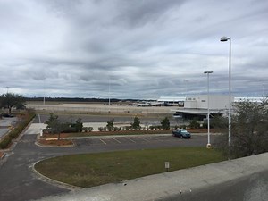 Allegiant flight makes emergency landing at JIA due to pressurization problems