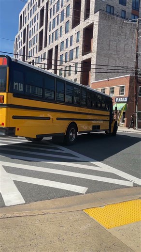 Bus 44 1st Gen Thomas C2