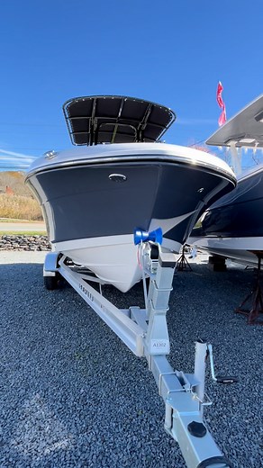Check out our NEW 2026 Robalo 202 Explorer! This model really packs a punch in the 20ft range! It's a great blend of FISHABILITY and COMFORT for you and your passengers to enjoy! #robalo #boats #RhodeIsland #Massachusetts #boatlife Robalo Boats | Don's Marine | Facebook