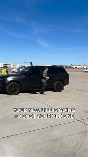 We were at Transform LIVE this week, an incredible event with over 150 entrepreneurs in the room, all committed to creating massive change in their lives and businesses. First, we want to say thank you to everyone who attended. The way you showed up, engaged, and did the work was extraordinary. We’re so proud of the transformations that are already unfolding and the ones still to come as you implement what you learned. Your new life is going to cost your old one. Anything that no longer serves y