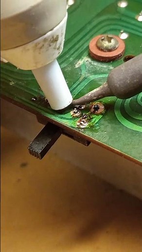 REMOVE SLIDE SWITCH 6 pins WITH SUCKER DESOLDERING PUMP