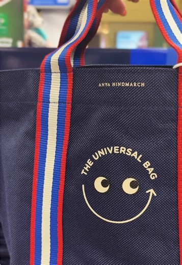 Big news 👀👜 The viral Anya Hindmarch universal bag has landed in selected stores. Stylish, sturdy and made from 100% recycled materials. Stock is limited, so if you spot one store...grab it while you can ✨
