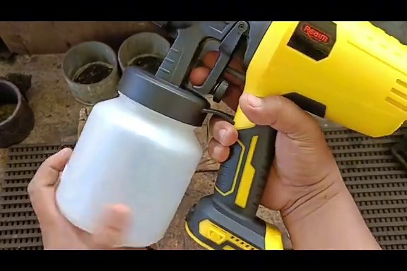 Battery Operated Spray Gun for DIY Painting Projects