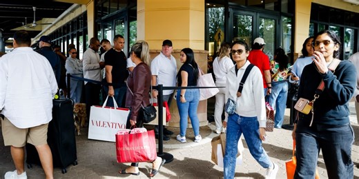 The U.S. Economy Keeps Powering Ahead, Defying Dire Predictions