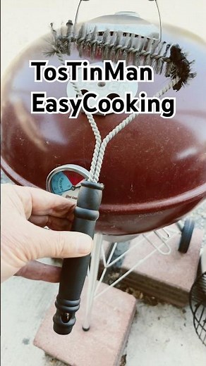Cleaning my Weber Kettle with a Dollar Tree Grill Brush