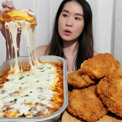 Enjoying Costco's new Ravioli Lasagna and Fried Chicken Thighs! #mukbang #asmr #eatingshow #asmr | Peggie Neo
