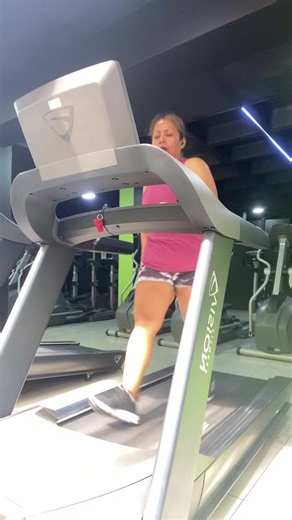 Videos de Ana Caro (@anacaro088) con “Soy Mejor Que Ayer - El Chengo”