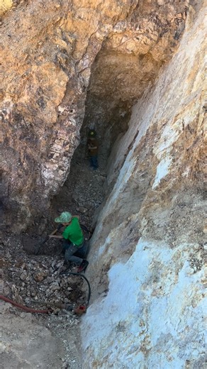 Rastoneturquoise on Instagram: "Mining Nila turquoise with the family 🔥🔥🔥 #turquoise #mining #silversmith #gemstonemining #americaining #americanmade"