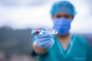 Koronawirus w Polsce, 28 kwietnia. Niecałe 9 tys. zakażeń i 636 zgonów. Znamy dane z regionów [RAPORT, 28.04.2021]