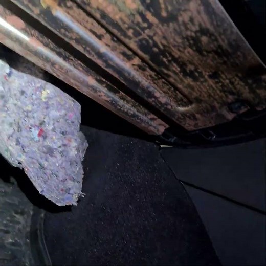 chrysler 300c tcu location