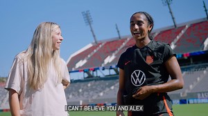 𝐎𝐧𝐞 𝐍𝐚𝐭𝐢𝐨𝐧. 𝐎𝐧𝐞 𝐓𝐞𝐚𝐦. The U.S. Women’s Deaf National Soccer Team celebrated their fourth world championship with a warm welcome from the #USWNT. #USdeafWNT | #ADAPTandTHRIVE | U.S. Soccer