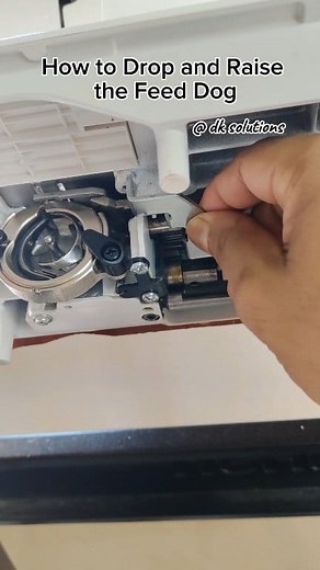 How to drop and raise the feed dog on your sewing machine ! #sewingcommunity #tailoringtips #sewingtipsandtricks #learnsewing #silaimachine #sewinghacks | DK Solutions