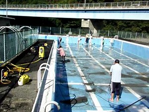 プール掃除