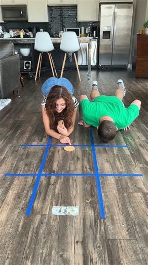 Friends play massive Tic Tac Toe game to win money | Best Videos