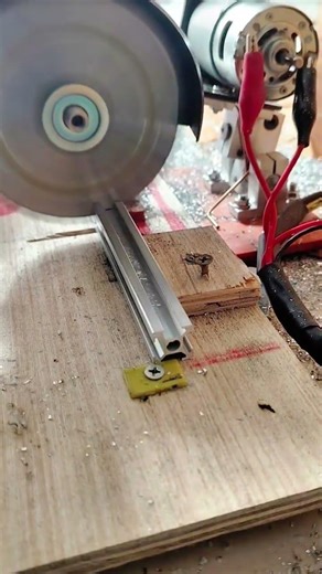 Cutting small metal with a mini cutting machine so the cuts are straight and very neat