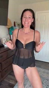 What you should know about this two piece tankini swimsuit