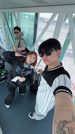 Bryan Low on Instagram: "You can make 5 figures a month just by knowing this one thing. Comment “Explee” and I’ll send you the link"