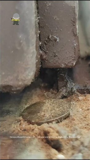 How to solve the annoying squeaking sound of sliding iron doors #BaanNaiChang #FarmPian #diy