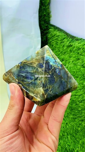 Pyramids in multiple items available #ytshorts #gemstone #healingcrystals #viral ‪@MineralsHub788‬