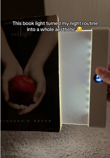 Enhance Your Night Reading with this Book Light