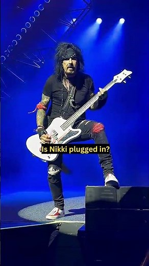 Is Nikki Sixx Plugged In? Motley Crue Live 2025
