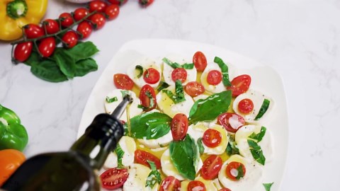 Zulay Kitchen 17oz Olive Oil Dispenser Bottle – Glass Oil Cruet with Spout, Funnel & Pourers, Easy-Pour Decanter for Kitchen Cooking and Serving (Green)