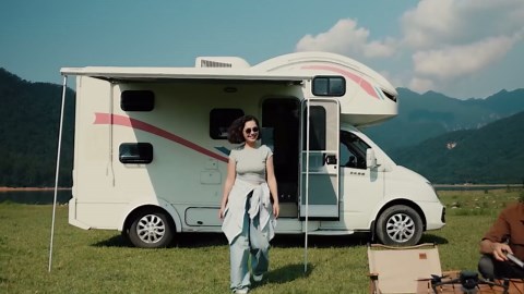 IEE P2400 Power Portable Station with 200W Solar Panel,2048WH, EPS,APP Control , 1 Hour Fast Charging,RV.Caming