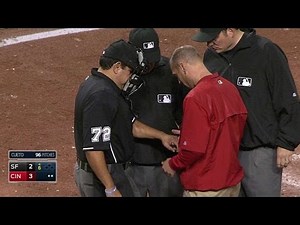 SF@CIN: Pena and umpire get hit with broken bat