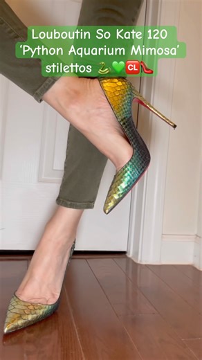 Grooving in my Louboutin So Kate 120 ‘Python Aquarium Mimosa’ Stilettos 🆑👠💚🐍 #fashion #highheels