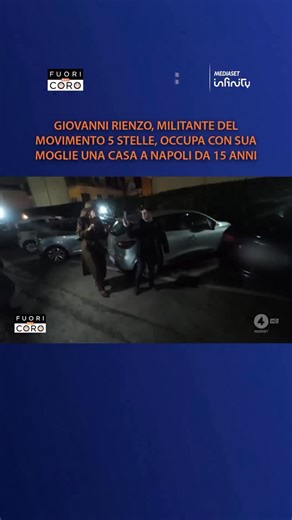 Fuori dal coro on Instagram: "Giovanni Rienzo (militante del Movimento 5 Stelle nonché aspirante amministratore comunale) e sua moglie Stefania Romani, maestra, occupano abusivamente la casa di Lidia a #Napoli. Nonostante non ci vivano, la occupano da ben 15 anni e la proprietaria è disperata. Il servizio completo di Angela Camuso a #Fuoridalcoro è su Mediaset Infinity"