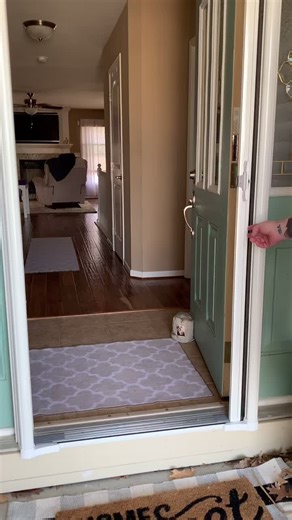 Maximizing Airflow with Retractable Screen Doors