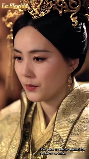 Ver 👉https://abroad.yd126.com/ab_short/shortmax/4vBpoxLvEh 🌟 Laura Díaz, de cuarenta años y en edad de salir del palacio, tiene una noche de pasión con el emperador y da a luz a gemelos. Él los busca incansablemente, pero sin éxito. Seis años después, un banquete lleva a Laura de vuelta al palacio con los niños. Sin embargo, alguien quiere ponerlos en peligro, entretejiendo una red de amor e identidad... 🌹🌹🌹 # ShortMax | Kayla TV4