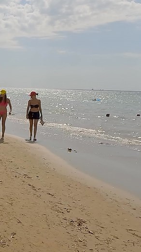 1.3K views | Wow beach walk tour amazing look | Amazing beach lifestyle | Amazing beach vibes | Beach walk tour/view | Nice beach walk tour | Perfect beach look | Beach vibes | Beach lifestyle | Holiday trip at beach side | Awsome beach view | Nice beach walk | Beach side amazing look | Nice look at this beach | Osm beach view/look |❤️ #reels #trending #viral #beach #beachlife #beachvibes #reel #cute | Ocean Hunks | Facebook